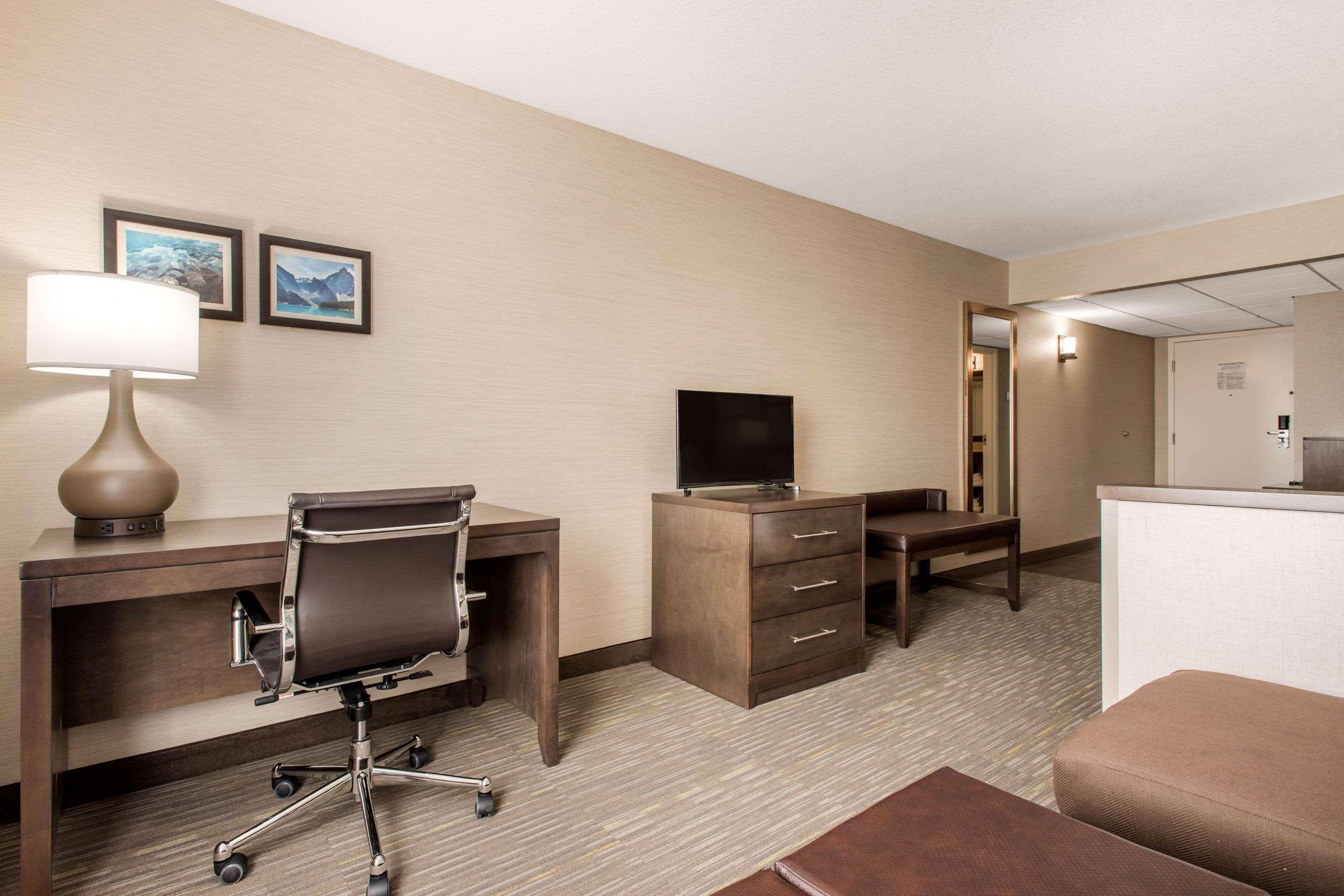 Comfort Inn & Suites Red Deer Eksteriør bilde