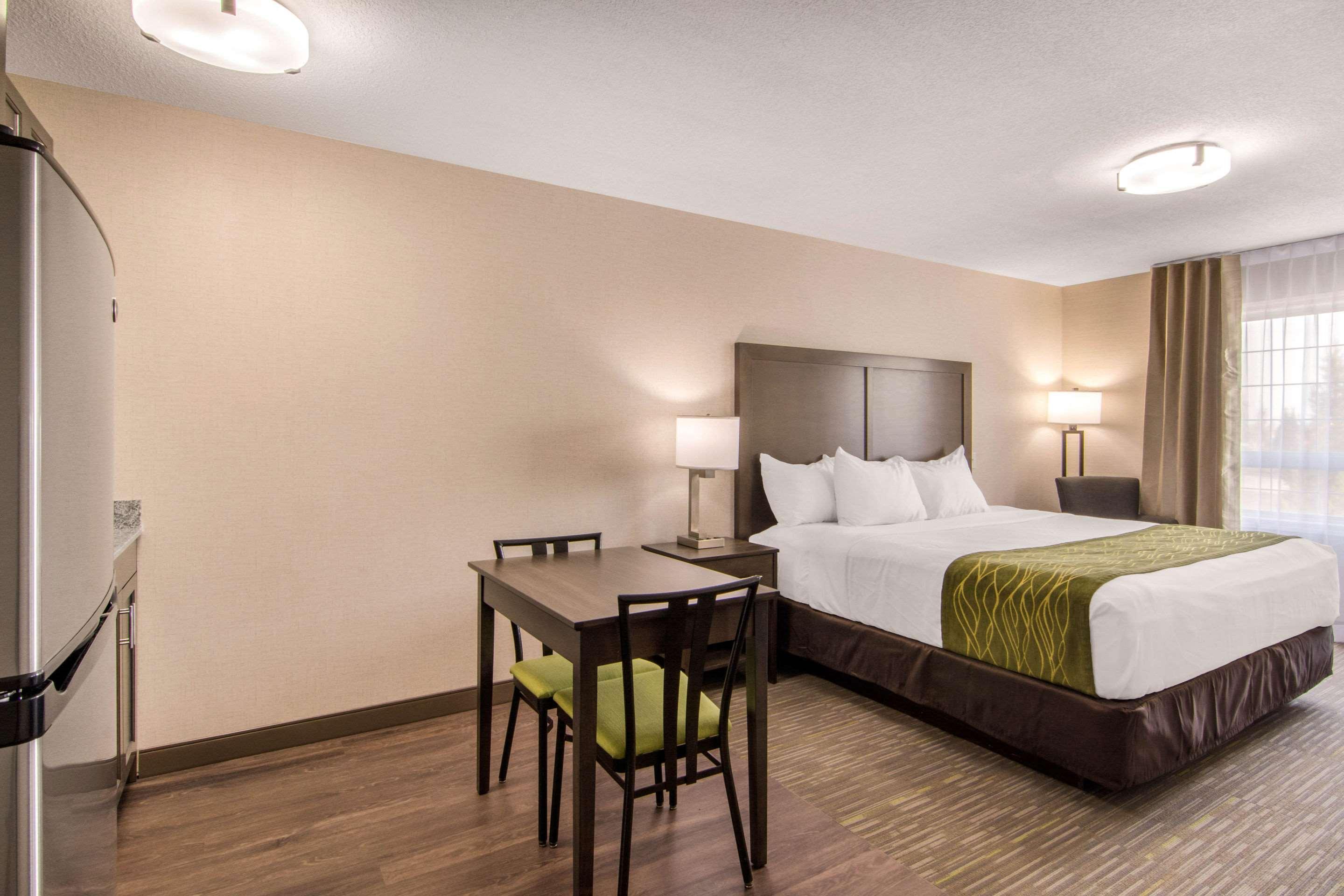Comfort Inn & Suites Red Deer Eksteriør bilde