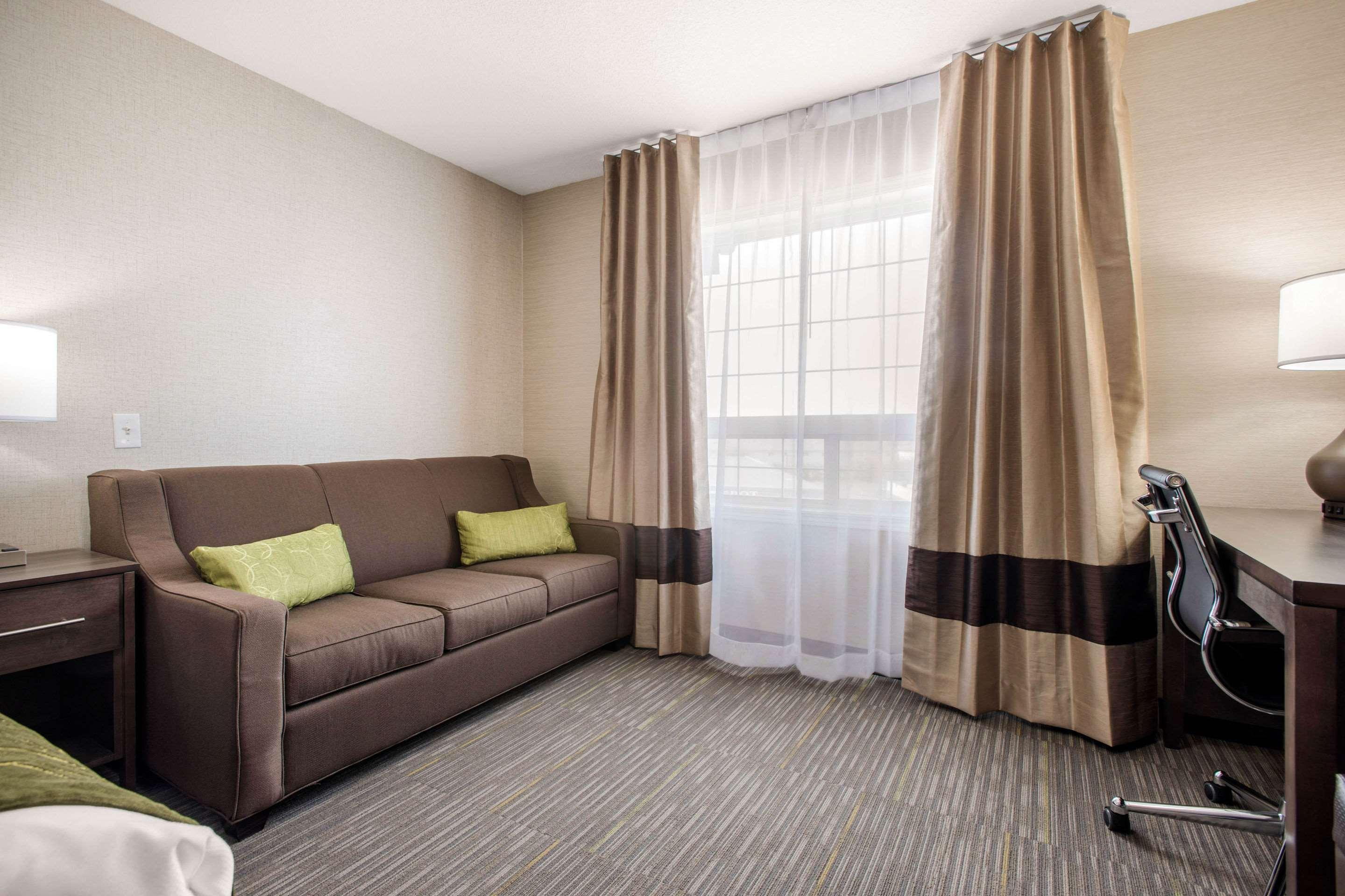 Comfort Inn & Suites Red Deer Eksteriør bilde
