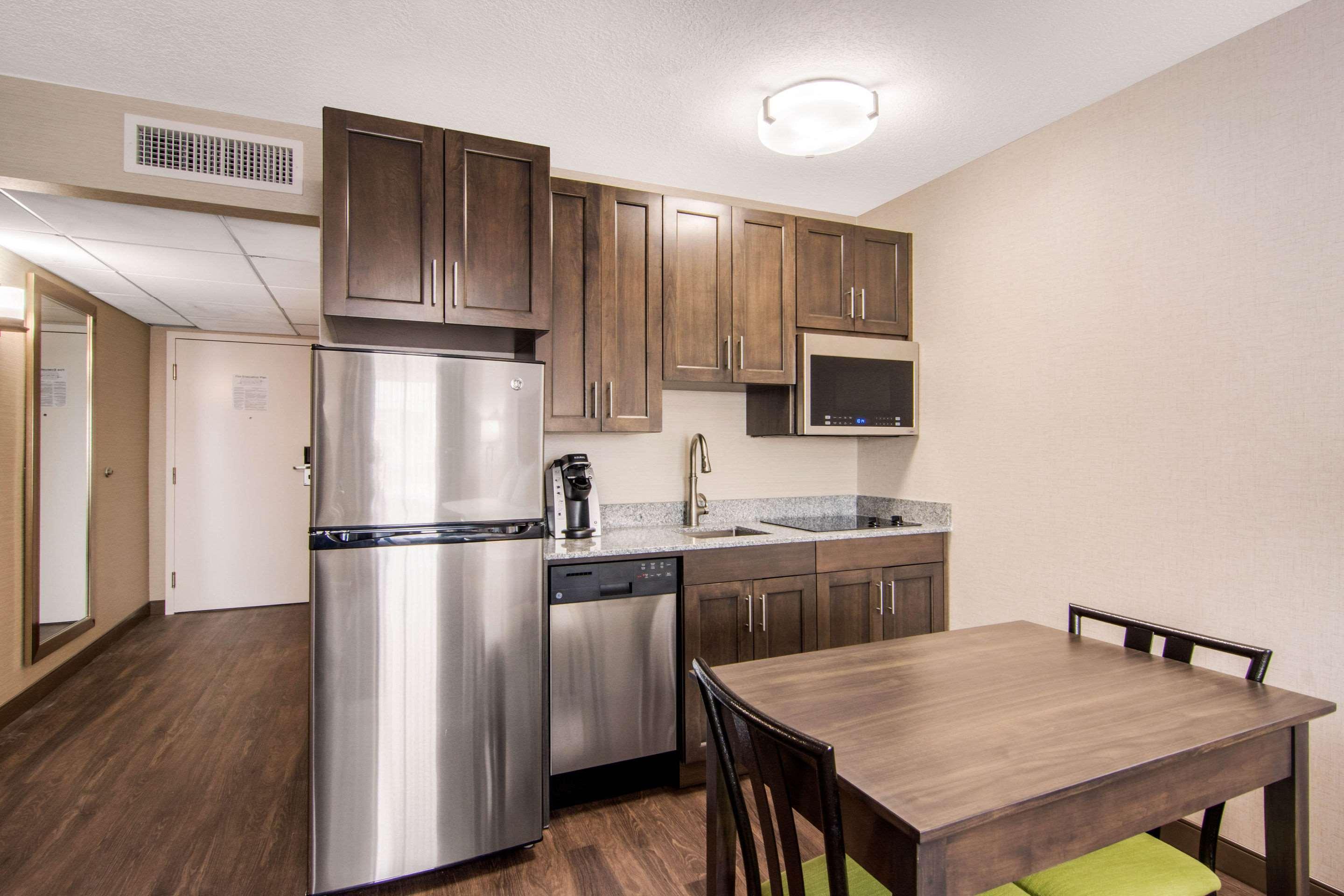 Comfort Inn & Suites Red Deer Eksteriør bilde